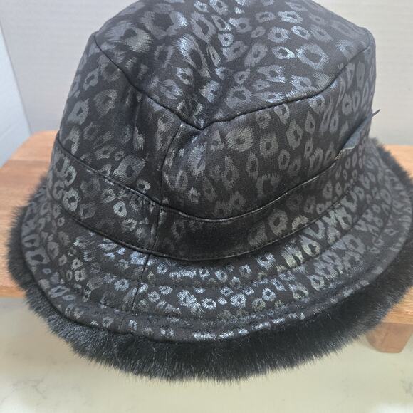Badgley Mischka Faux‎ Fur Bucket Hat Reversible Leopard Black Womens Winter main image 10